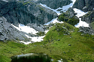 See in einem Quertal