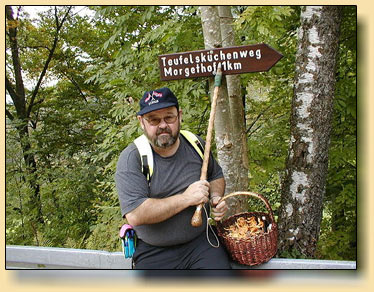 Unser Börnie unterwegs beim Pilze suchen....