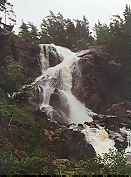 Norwegisch-schwedischer Grenzwasserfall